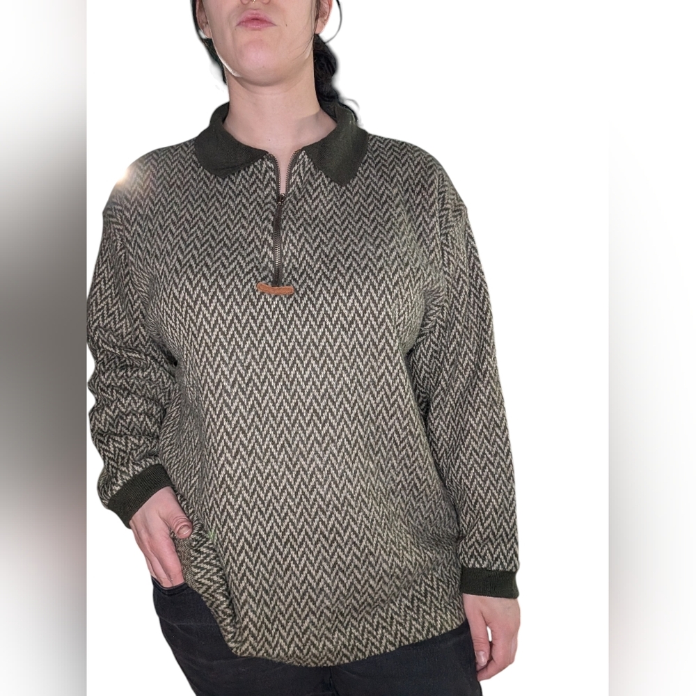 Vintage Men's Chevron Pattern Sweater - Black and Gray - Picture 6 of 7